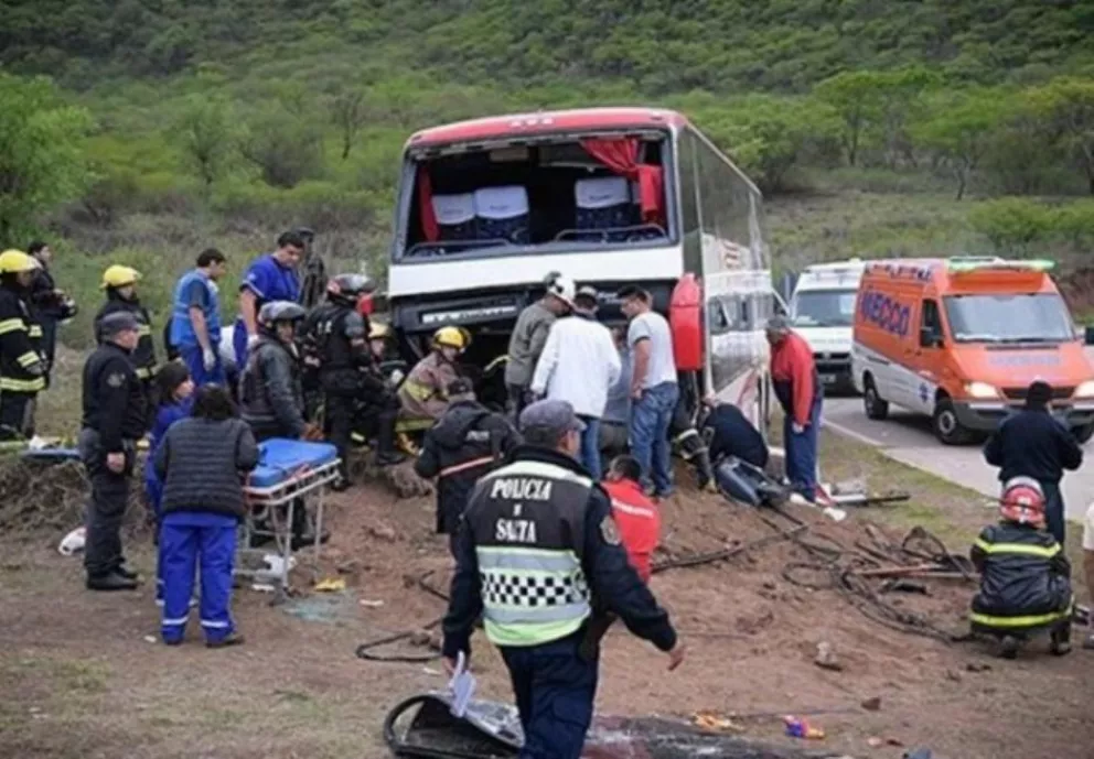 Al menos 40 heridos por el accidente de un colectivo en Salta