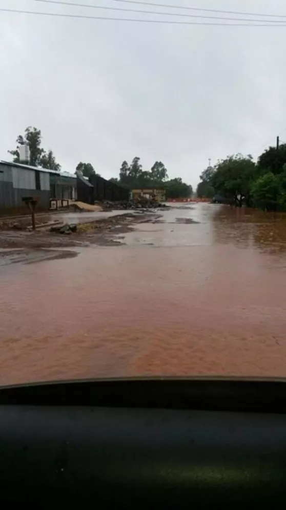 Barrios de Posadas sufrieron inundaciones debido a las intensas lluvias 