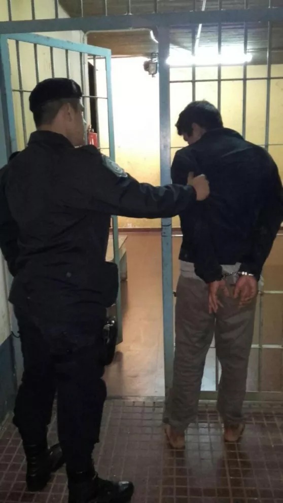 Un hombre fue detenido por agredir a serenos con cuchillos en Posadas