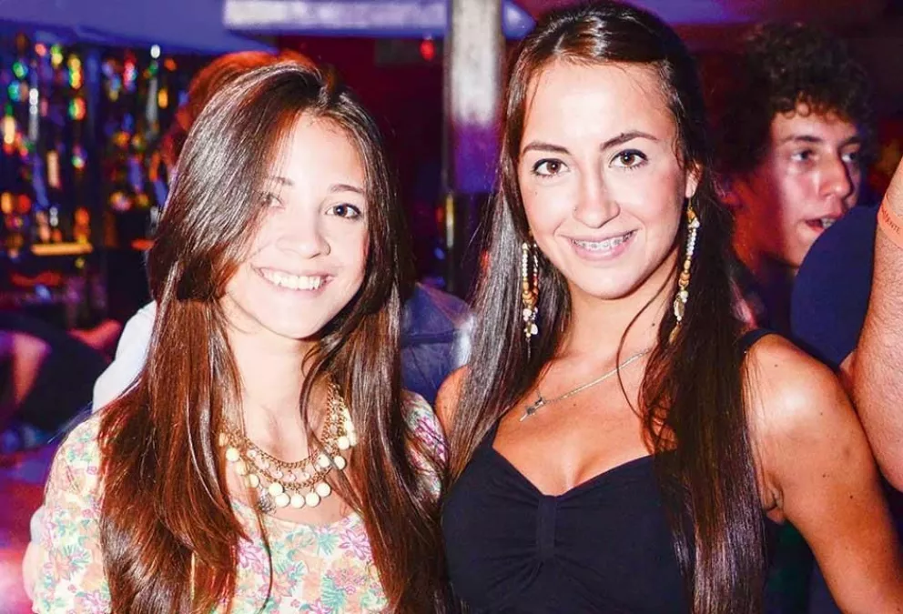 Camila Gularte junto a Marily Olmedo.