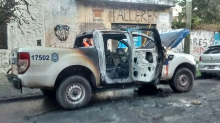 Graves incidentes entre la barra de Talleres de Escalada y la