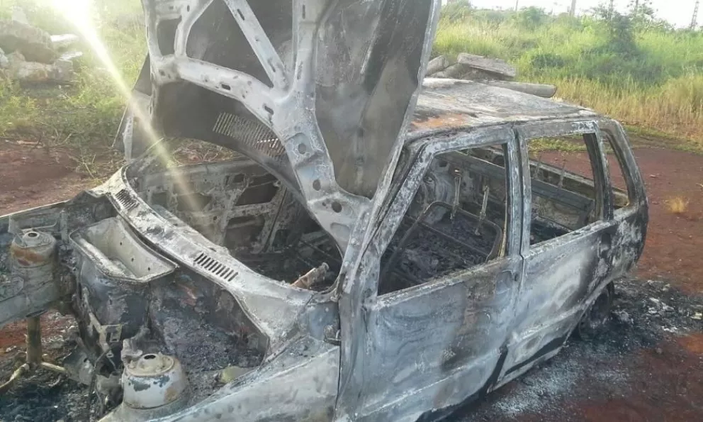 En Posadas encontraron un auto incendiado 