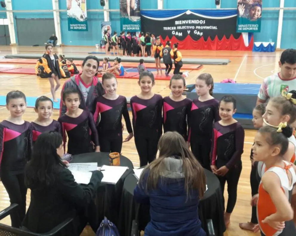 Destacadas actuaciones de gimnastas apostoleñas en el tercer Torneo Provincial 