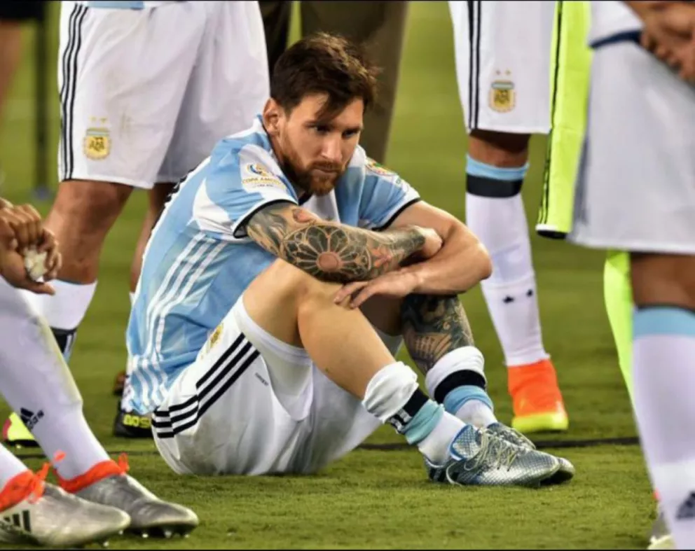 Las redes sociales se inundaron de mensajes para que Messi revea su decisión de dejar la Selección