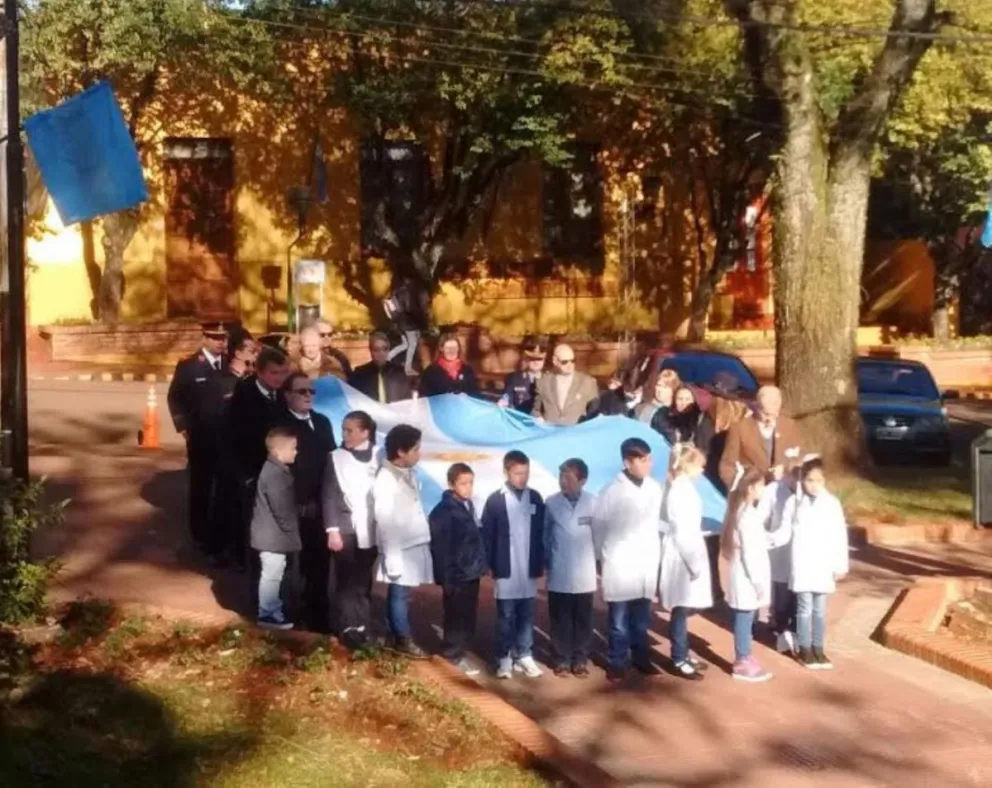 Más de 800 alumnos juraron lealtad a la bandera en Alem | El Territorio