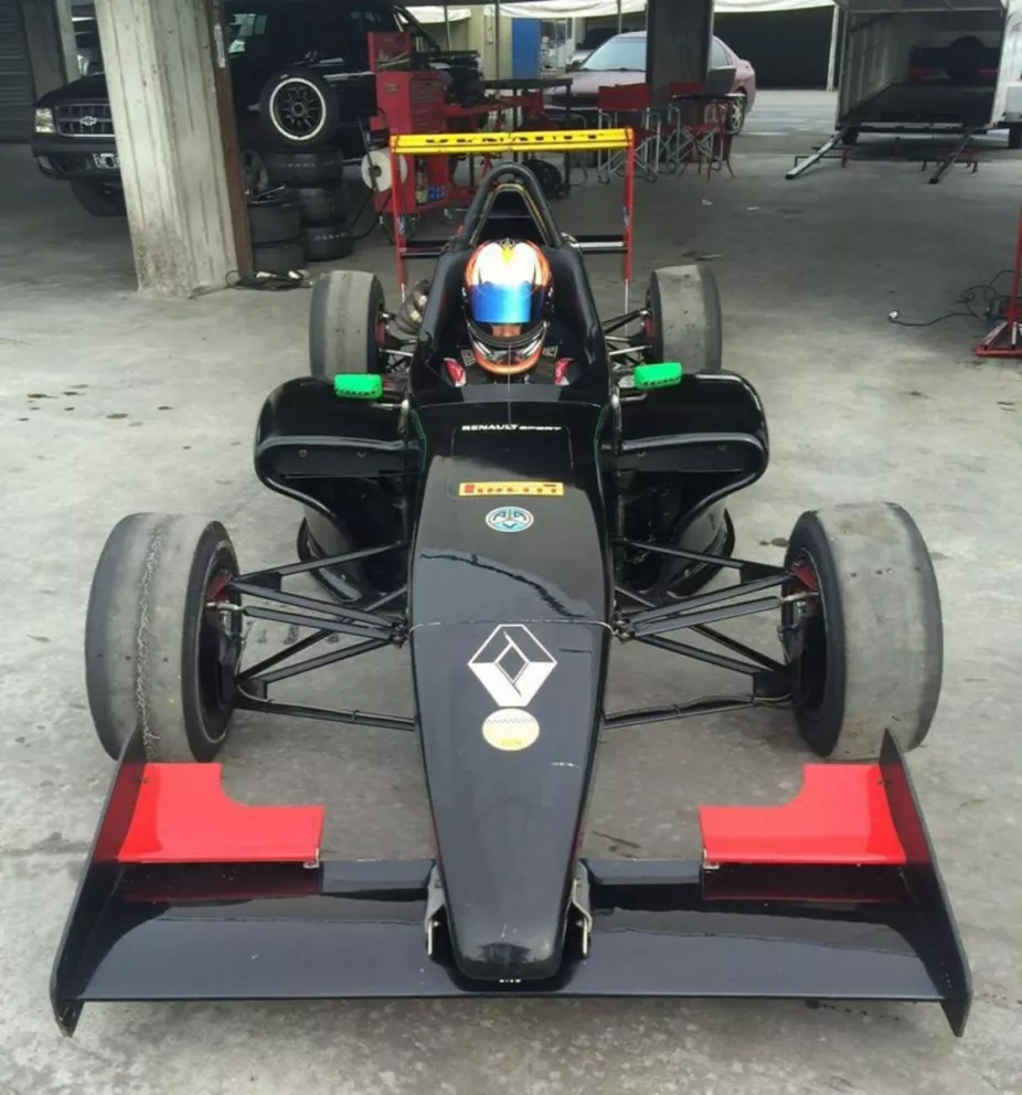 Arriola probó en La Plata y dejó todo listo para el debut en la Fórmula Renault 2.0
