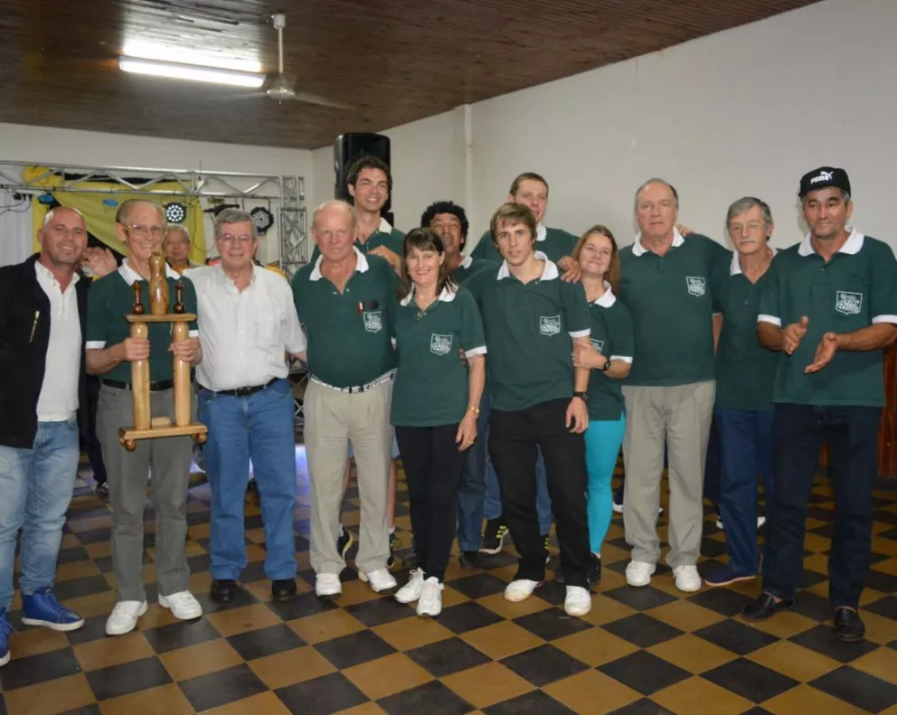 El club Esperanza de Capioví se consagró Campeón Provincial de Bowling