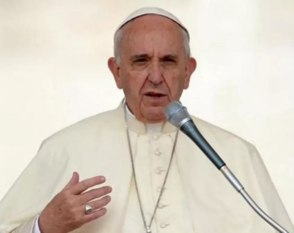 El Papa Francisco condenó el "bárbaro asesinato" de un cura en Francia