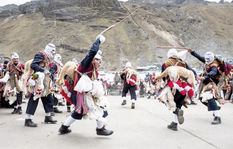 Fiesta tribal peruana