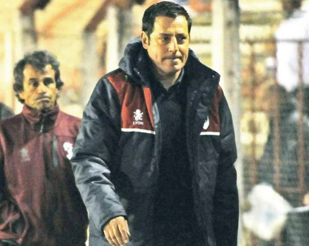 Miguel Zahzú dejó de ser el director técnico de Guaraní Antonio Franco