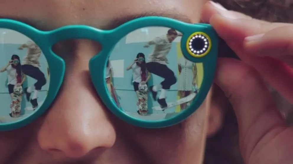 Snapchat anuncia Spectacles, unas gafas de sol con cámara incorporada para usar la app