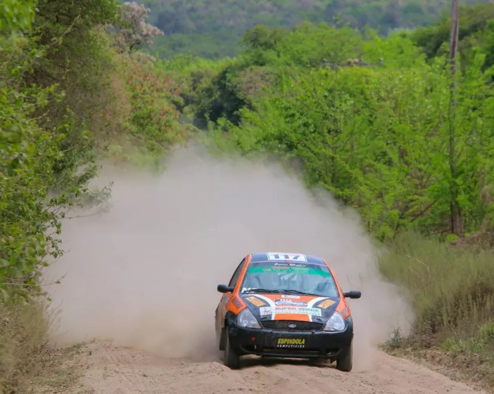 La dupla Zarza-Espinola marcha sexto en el ‘Rally Las 24 Horas’ 