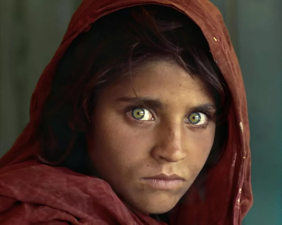 Afganistán contrató abogados para defender a la 'niña afgana' de National Geographic