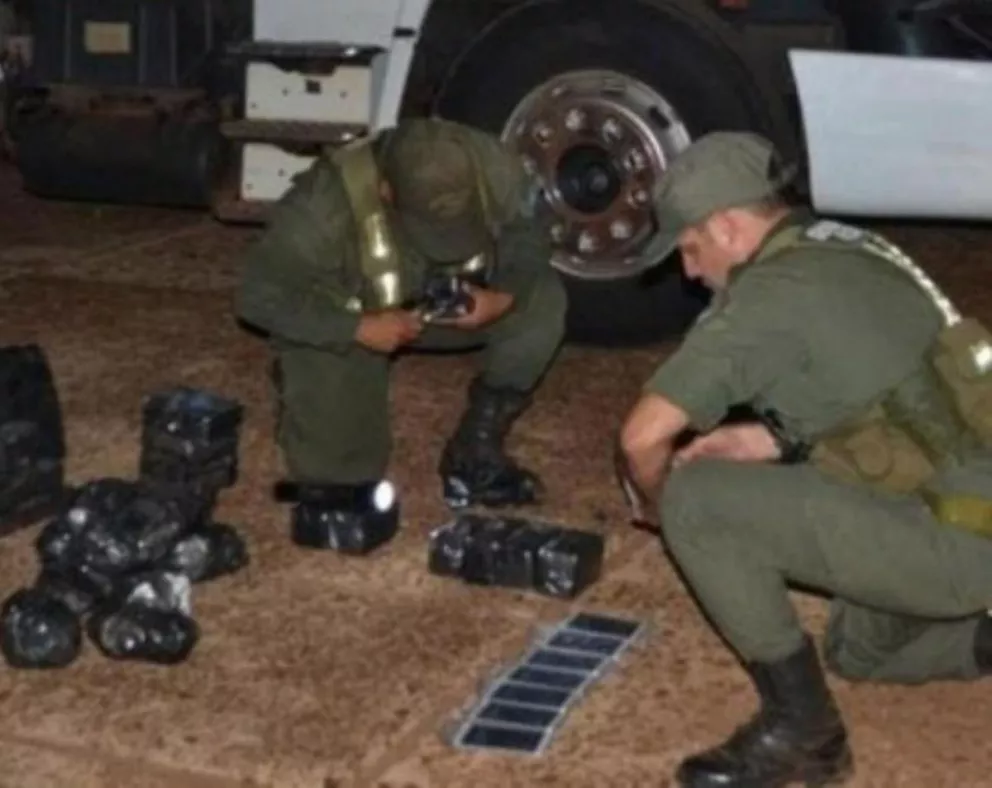 Secuestran contrabando de celulares de alta gama en camión que salió de Posadas