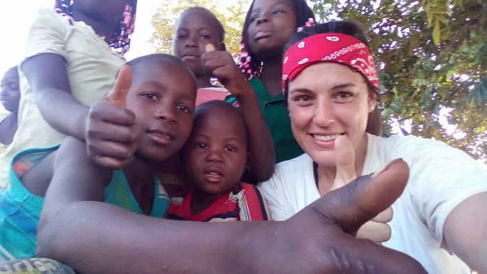 Los voluntarios misioneros ya construyen aulas en Mozambique