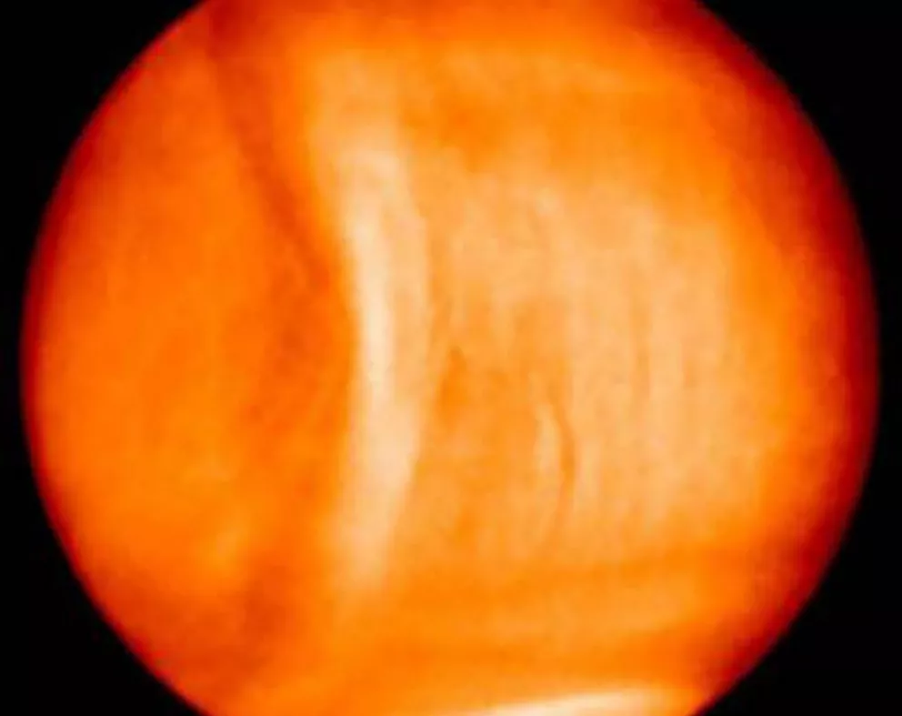 Hallan un gran arco de 10.000 kilómetros sobre la atmósfera de Venus 