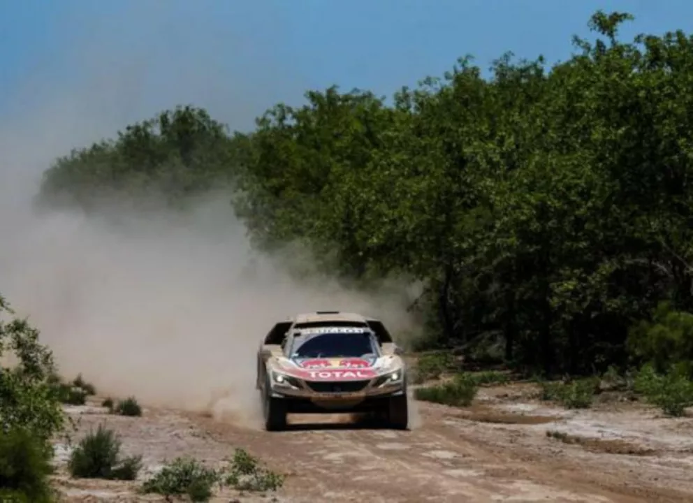 Loeb ganó la segunda etapa y es el nuevo líder del Dakar