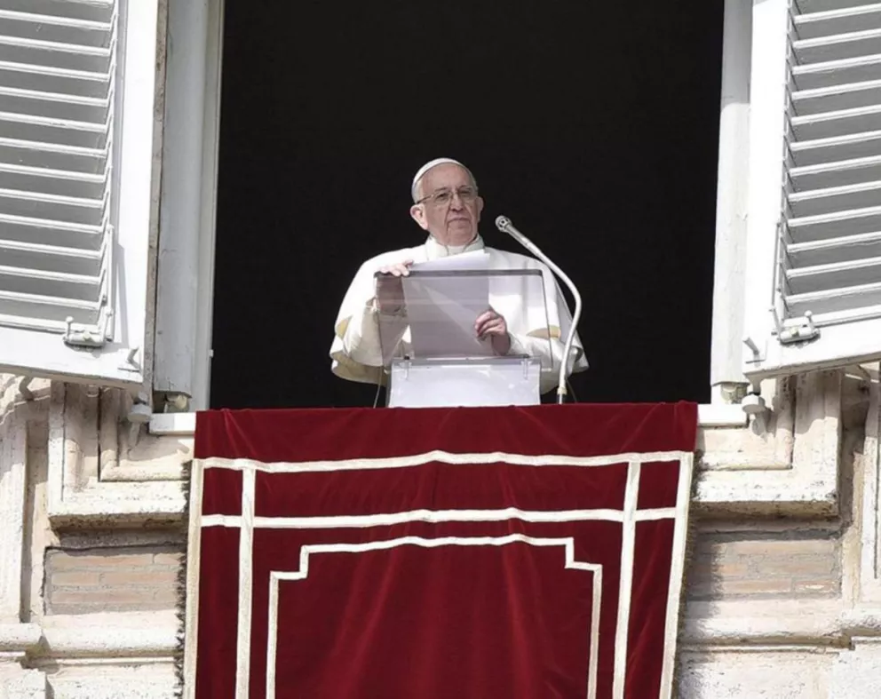 El Papa pidió a las iglesias de Italia "desvivirse en aliviar los sufrimientos" 