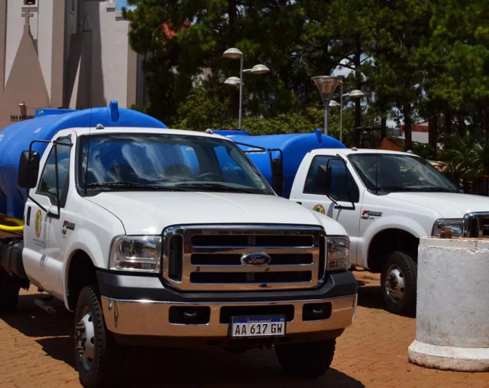 Nuevos camiones para asistir a barrios no conectados a la red de agua potable