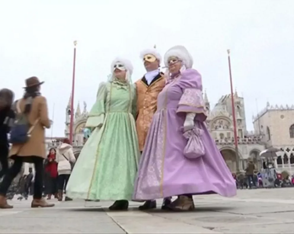 Piden limitar la cantidad de turistas que visitan la ciudad de Venecia