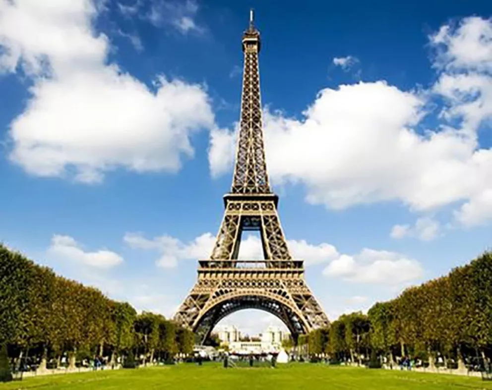 París recupera su estatus turístico tras un año de fuertes caídas
