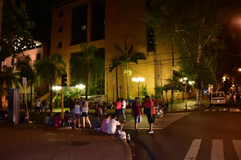 #Paromunicipal: servicios suspendidos y calles cortadas en el centro posadeño