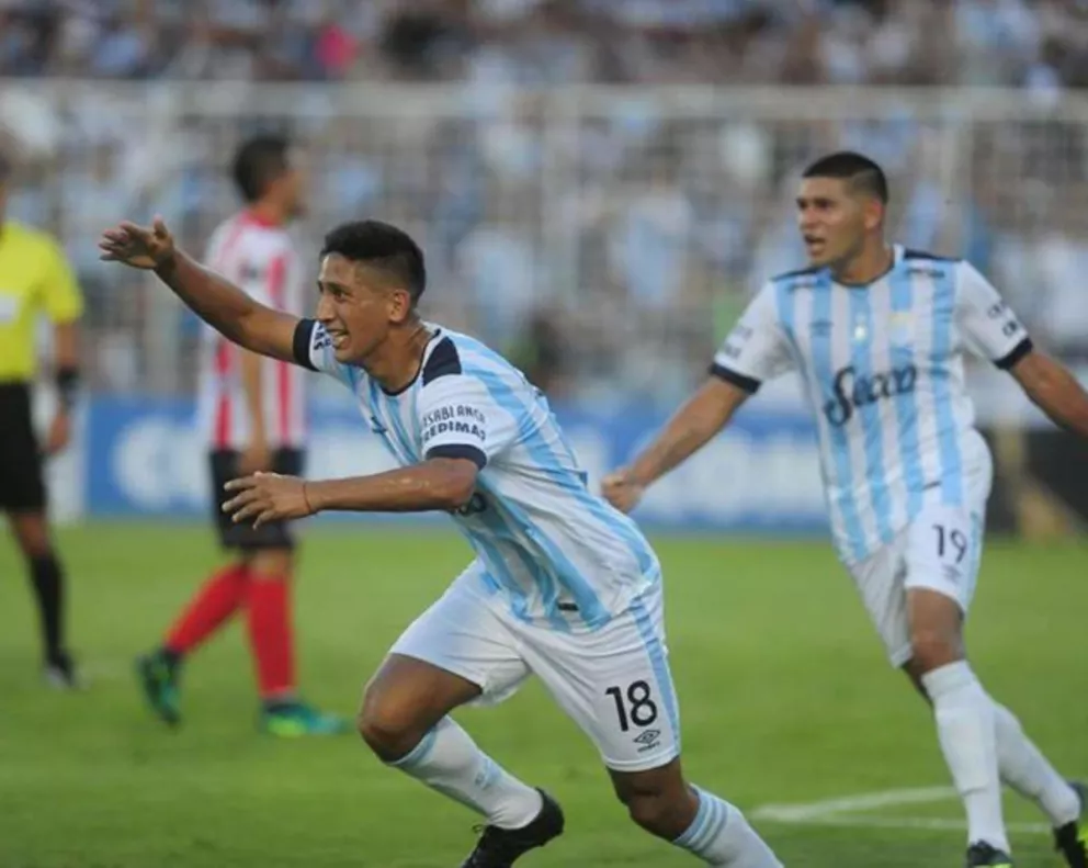 Atlético Tucumán venció a Junior 3-1 e ingresó al grupo 5 de la Copa Libertadores