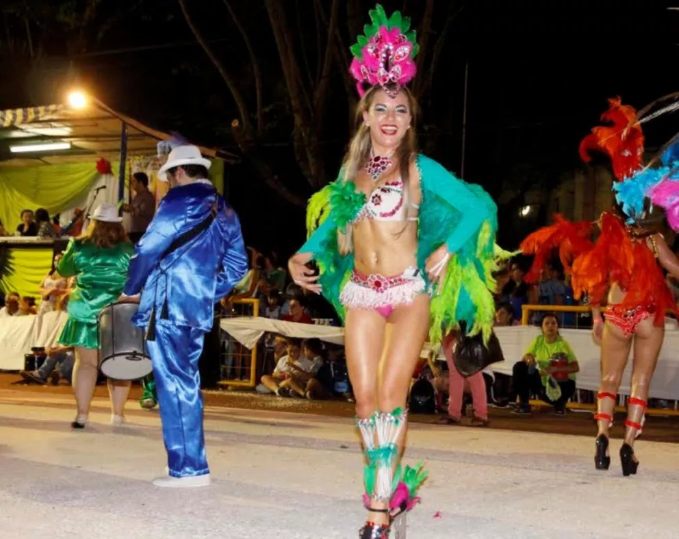 Los carnavales de Oberá tiene nueva soberana, y aún resta conocer la comparsa ganadora.