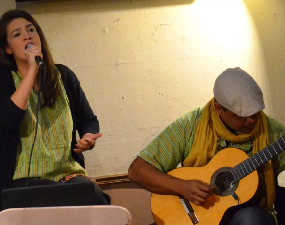 La cantante misionera, Florencia Bobadilla llevó a México la música litoraleña