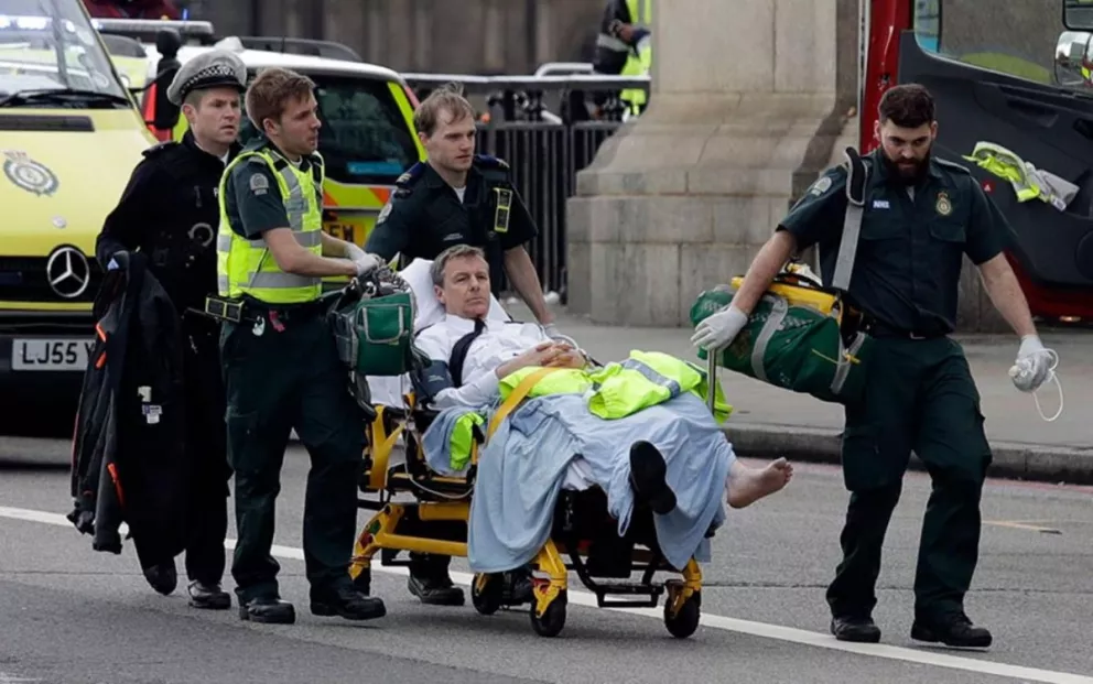 Cuatro muertos y 20 heridos en un atentado en el Parlamento británico
