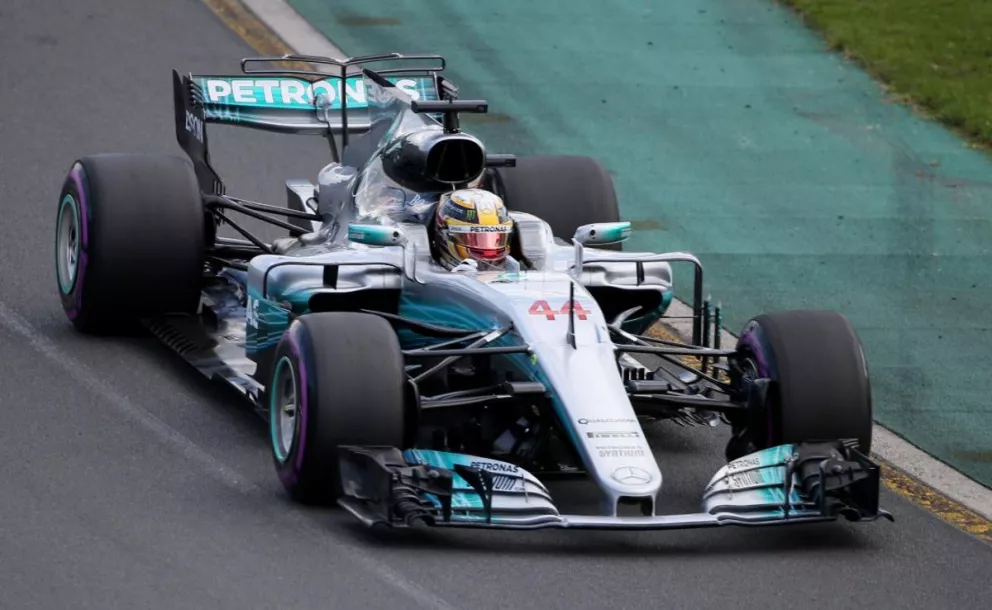 Hamilton hizo la pole en Australia