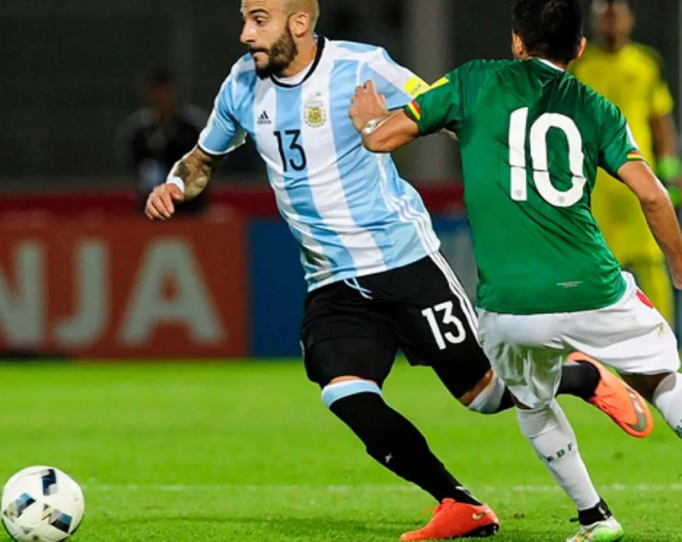 Javier Pinola fue convocado por Bauza para el partido ante Bolivia