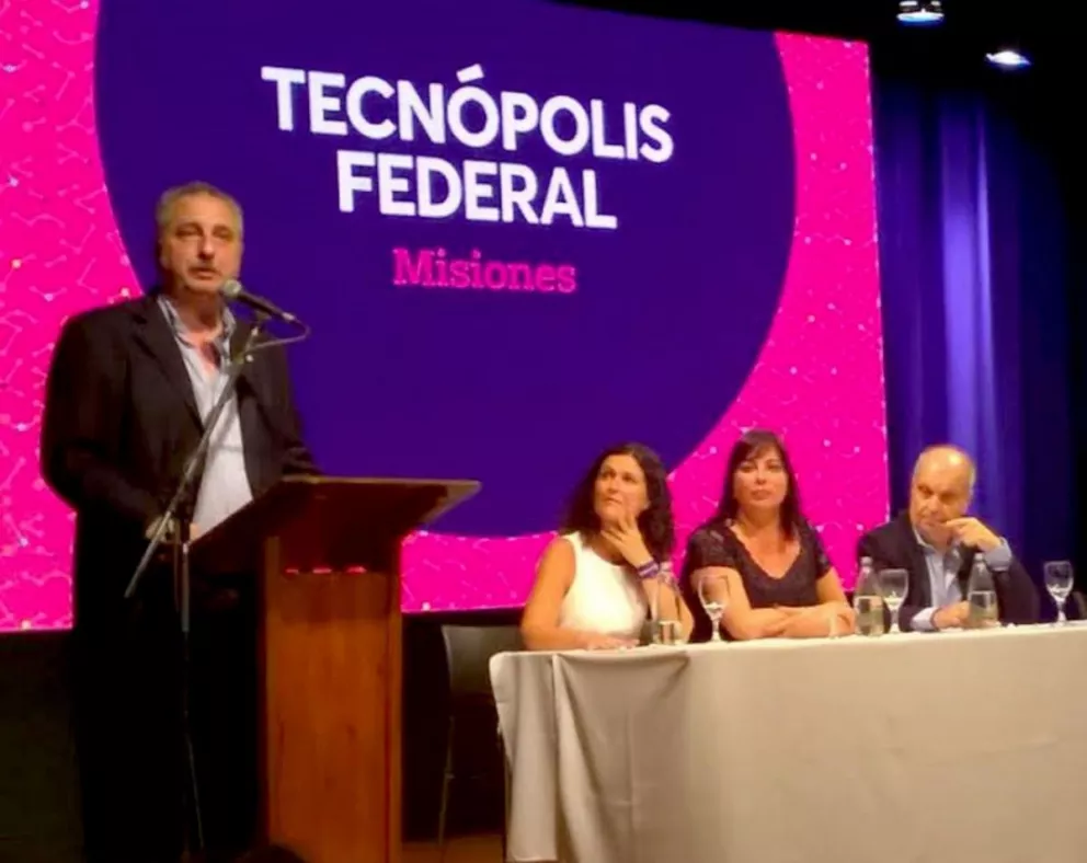 Passalacqua dejó inaugurada la muestra Tecnópolis Federal