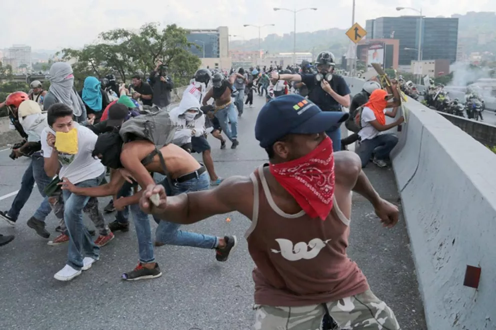 Ya suman 27 los muertos en protestas en Venezuela y hoy habrá otra marcha