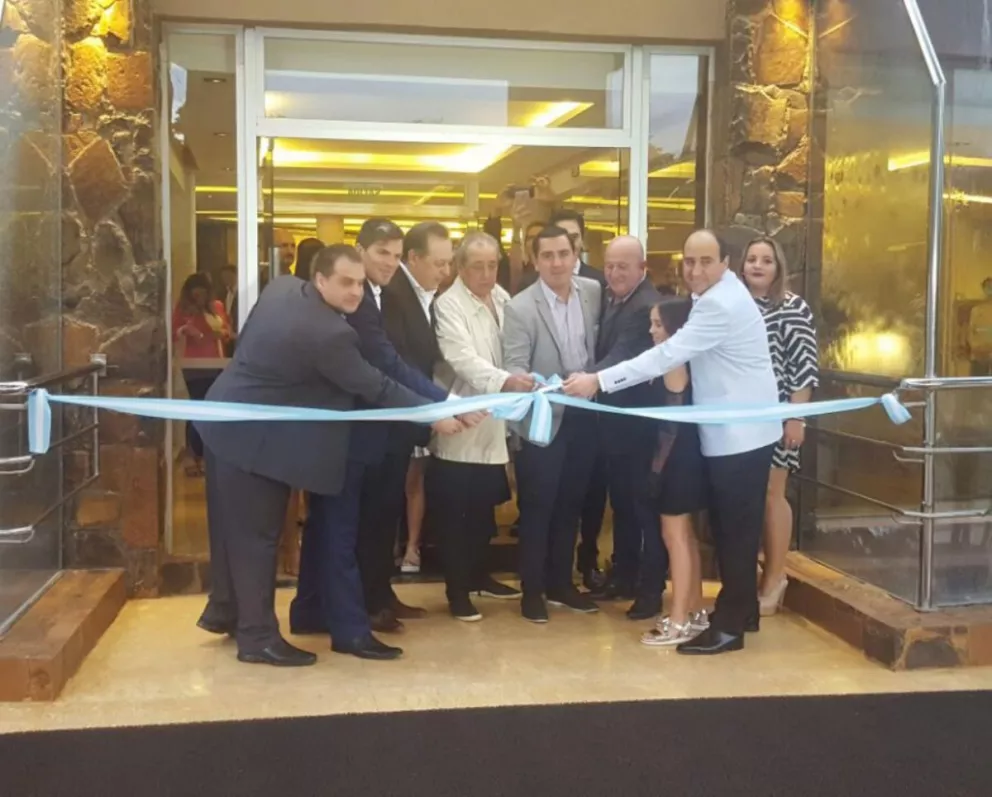 Santos y Arrúa inauguraron hotel en Iguazú con una inversión de 90 millones de pesos