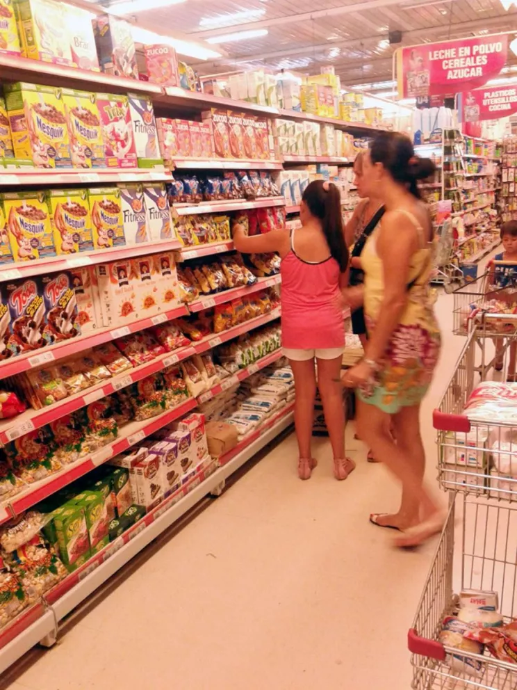El consumo en supermercados, 20 puntos debajo de la inflación