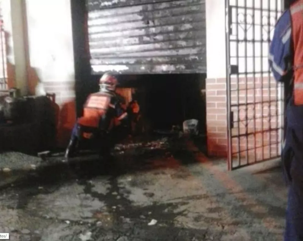 Venezuela: atacaron e incendiaron la Casa del Pueblo del estado de Miranda