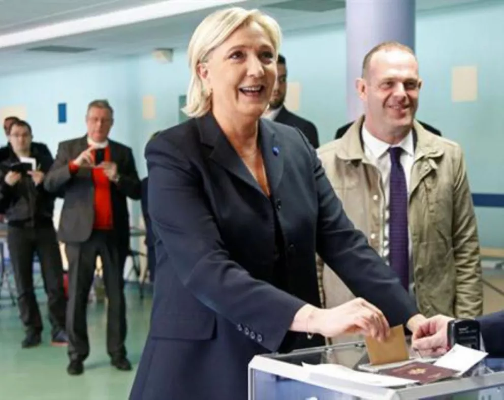 Francia elige a su nuevo presidente bajo estado de emergencia 