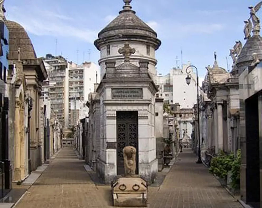 Tour entre las tumbas: historias del Cementerio de la Recoleta