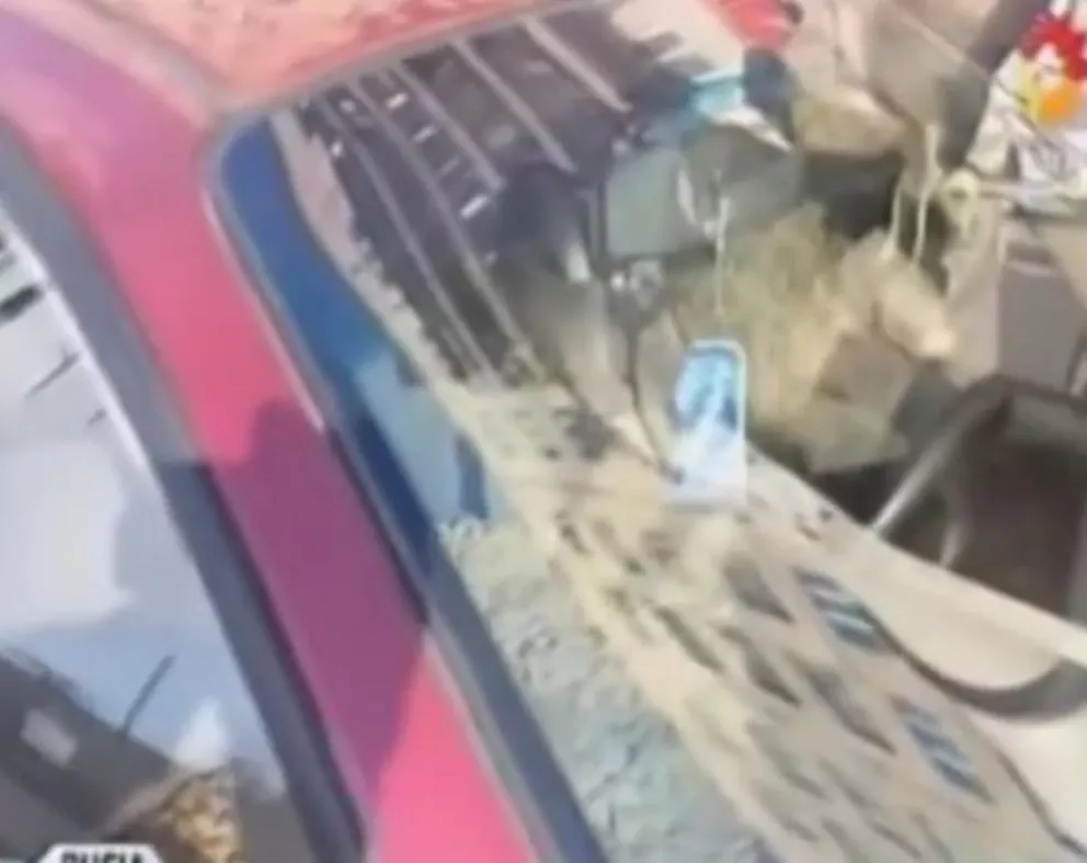 Terrible venganza: hombre despechado llenó de cemento el auto de su exmujer 