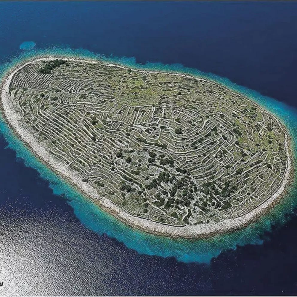 La isla en forma de huella dactilar