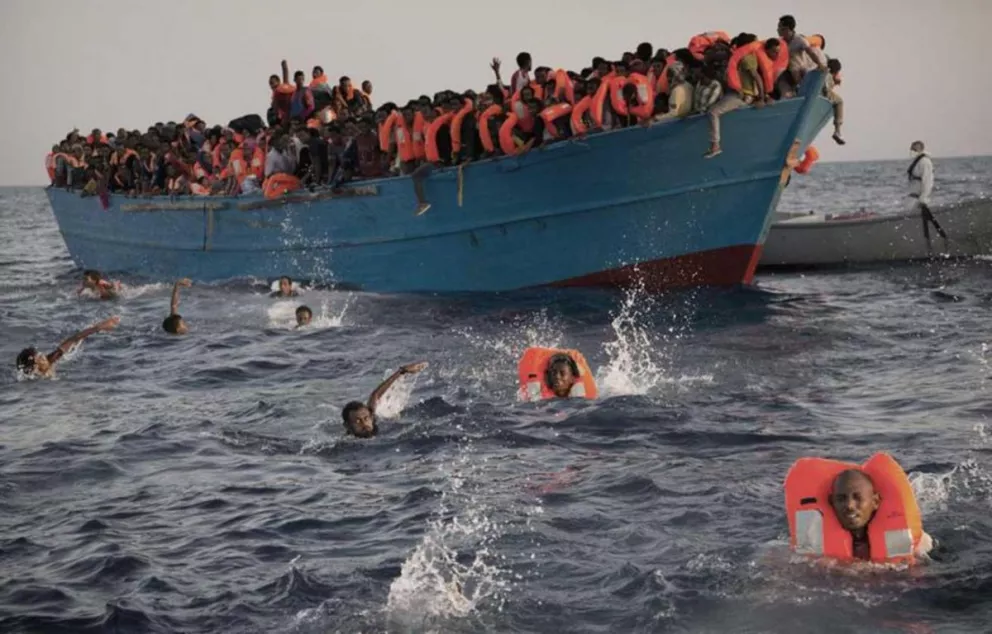 Libia rescató a 102 inmigrantes que estaban a la deriva