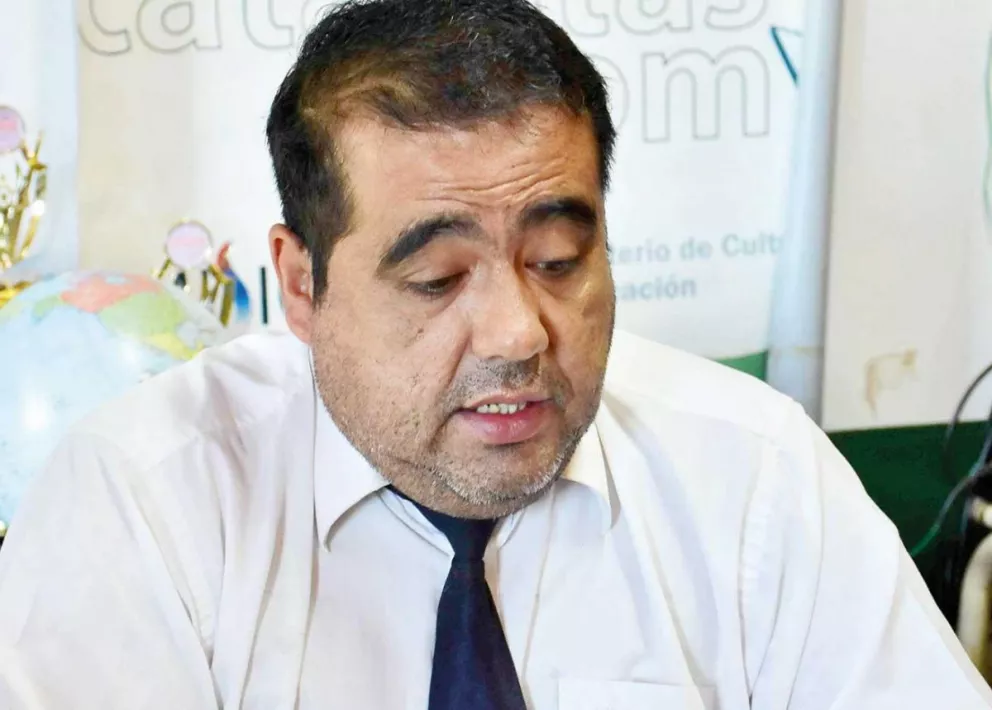 Juan Carlos Alvez  Director Escuela 820.