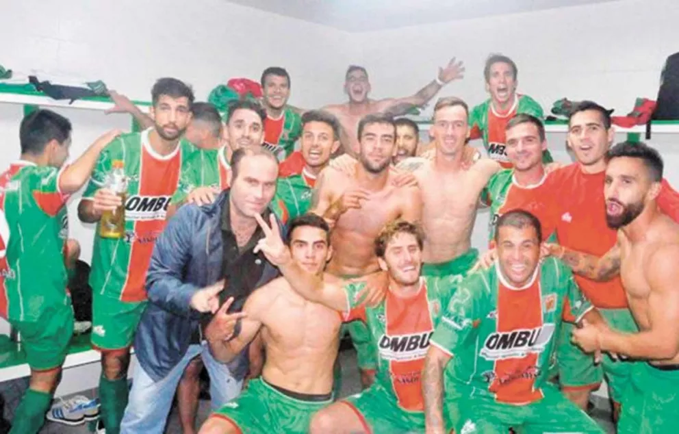 El equipo del Chaucha Bianco, con Barinaga y Klusener en el equipo, jugará en la Primera B Nacional.