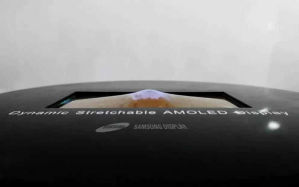 Samsung va a presentar la primera pantalla elástica del mundo