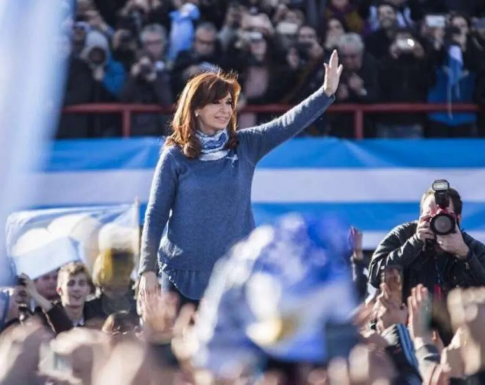 Cristina Kirchner será candidata a senadora nacional junto a Taiana 