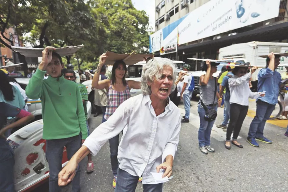 Las protestas en Venezuela dejan decenas de comercios saqueados