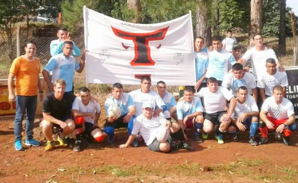 Internos de Eldorado vivieron una gran jornada de rugby en la cancha de Carayá