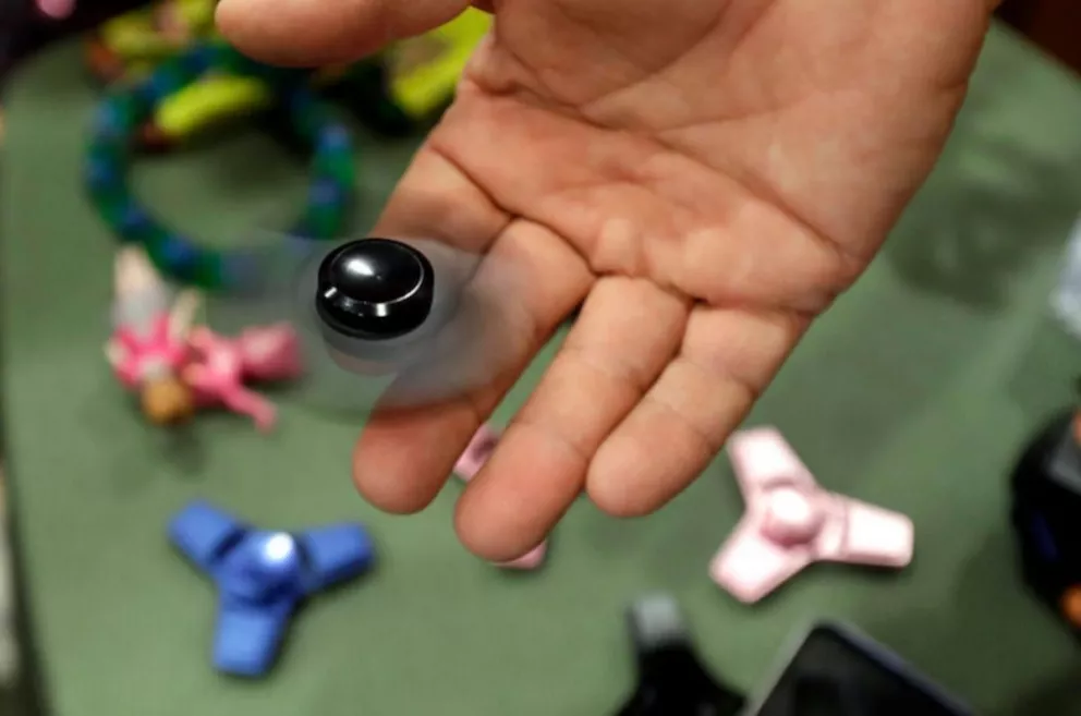 Un aeropuerto contra los fidget spinners destruirá 35 toneladas de estos juguetes