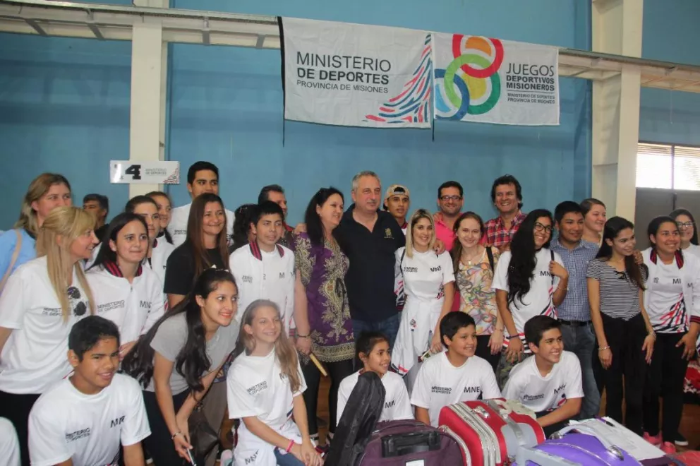 Passalacqua despidió a la delegación que representará a Misiones en los Juegos Evita 2017 